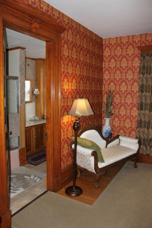 Victorian Charm Inn image 17