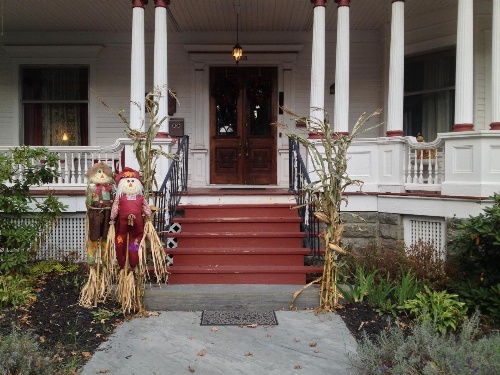 Victorian Charm Inn image 2