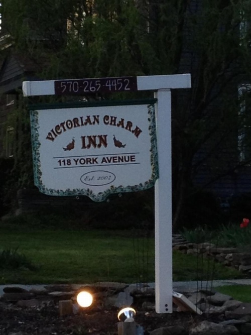 Victorian Charm Inn image 7